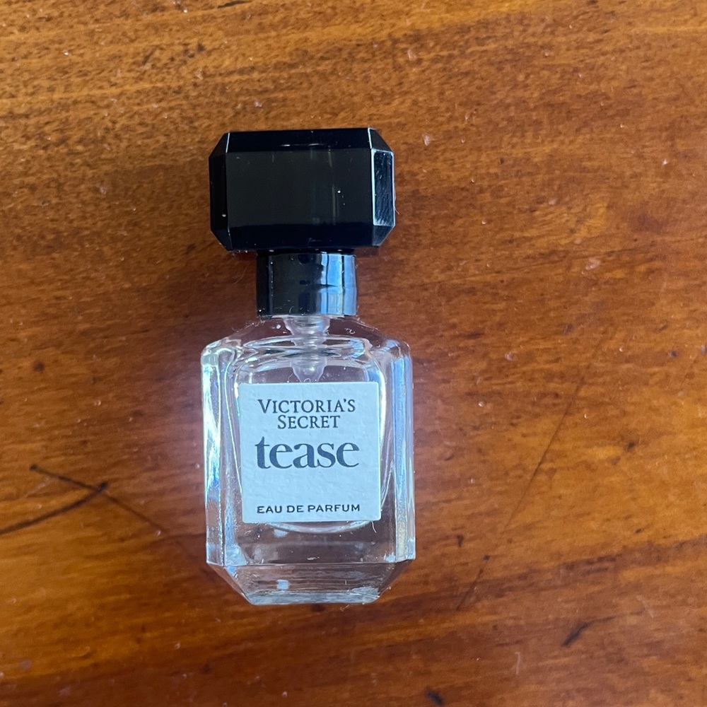 Victoria's Secret Tease Eau de Parfum Mini (7.5 ML)